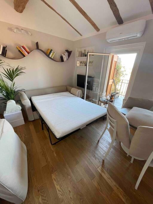 בולוניה Romantic Attic Room With Panoramic View מראה חיצוני תמונה