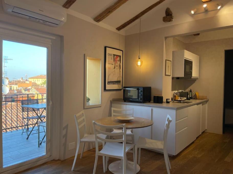 בולוניה Romantic Attic Room With Panoramic View מראה חיצוני תמונה
