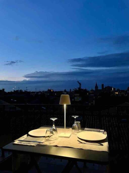 בולוניה Romantic Attic Room With Panoramic View מראה חיצוני תמונה