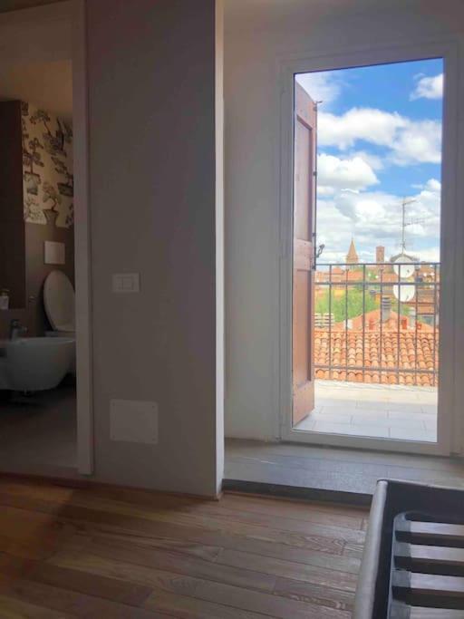 בולוניה Romantic Attic Room With Panoramic View מראה חיצוני תמונה