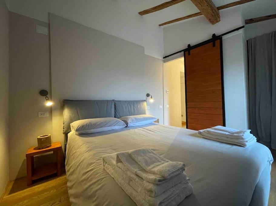 בולוניה Romantic Attic Room With Panoramic View מראה חיצוני תמונה